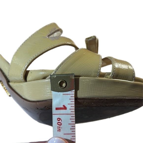 EUC Authentic Prada Bow Strappy Platform Beige Patent Heels Made in Italy 38.5 - Picture 14 of 15